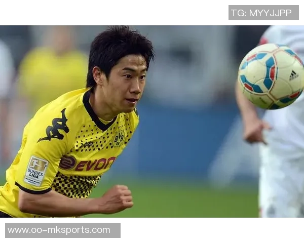 足球小将香川真司的成长之路与职业生涯的辉煌成就探讨 足球小将香川真司的成长之路与职业生涯的辉煌成就探讨